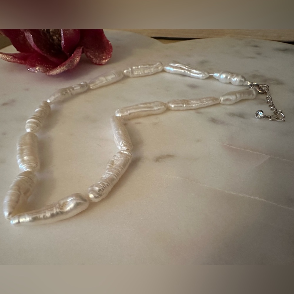 Irregular shaped shell pearl necklace